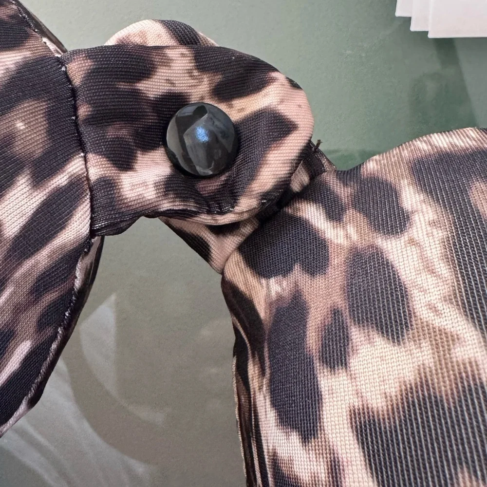 STEVE MADDEN cheetah backpack,neck pillow & luggage tag! 🤎🖤Travel in style 🖤🤎